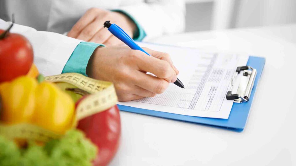what-s-the-difference-between-dietitians-nutritionists-noorani