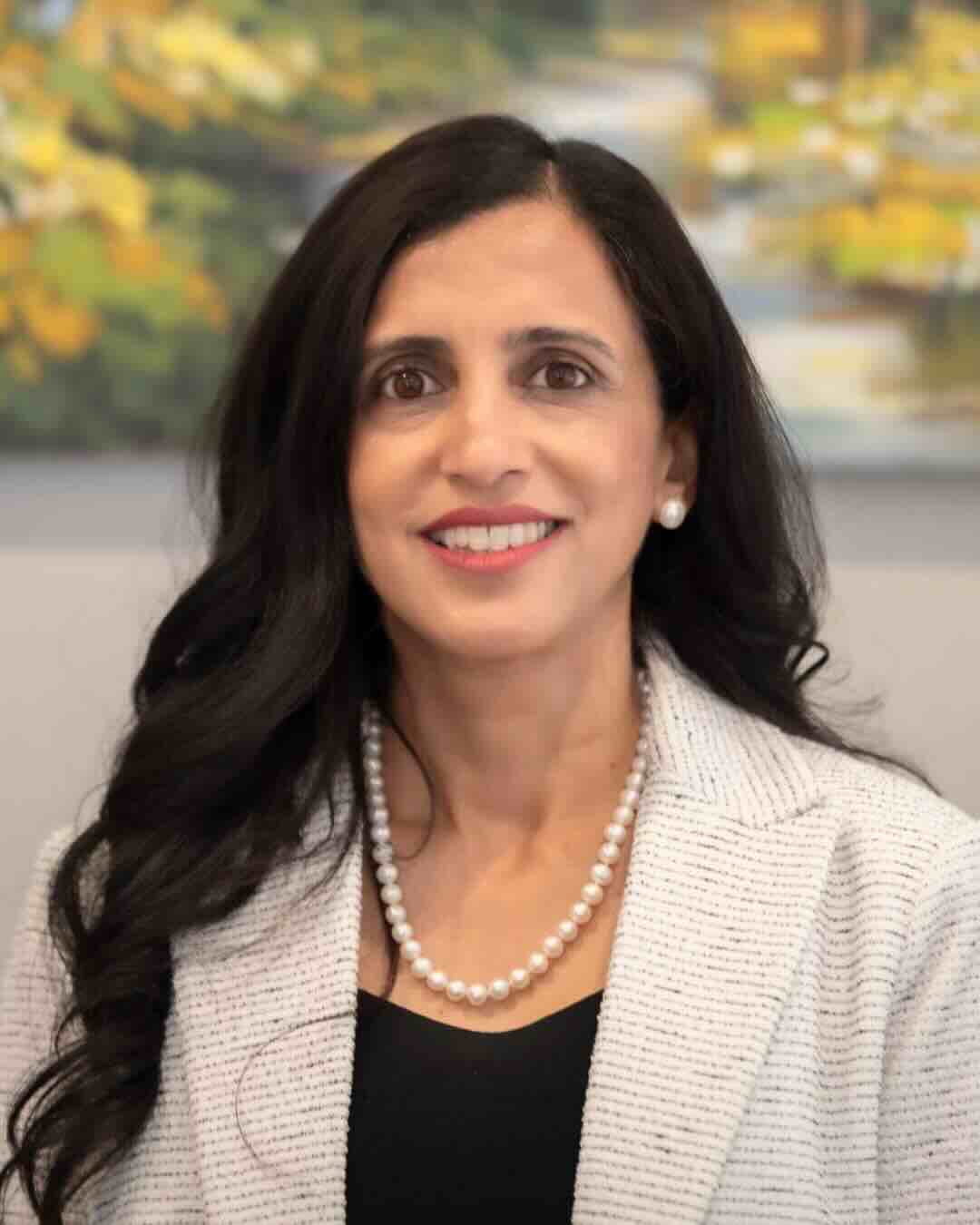 Dr. Nazneen Noorani, primary care physician treating sinus and allergy symptoms in Riverview, FL